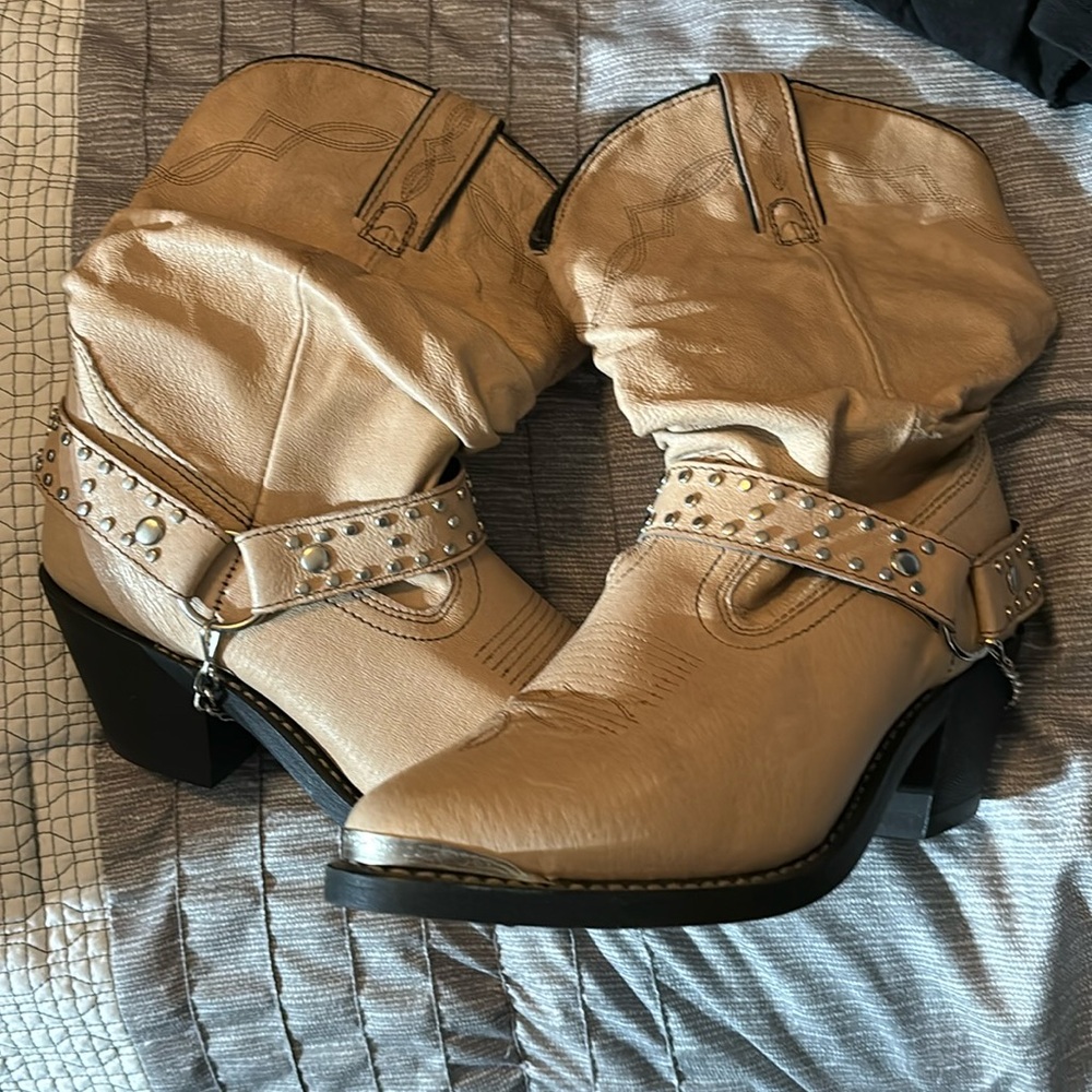 Shyanne Boots. Worn only once for a concert.